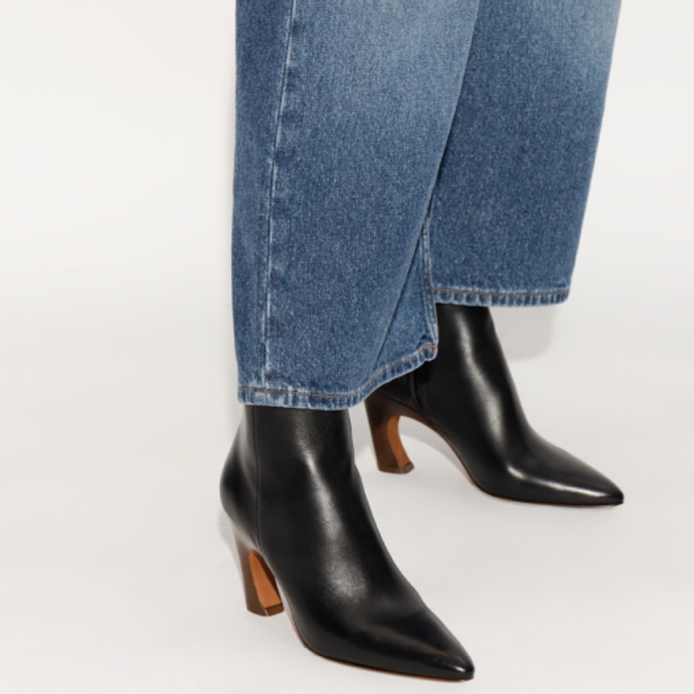 CHLOE OLI LEATHER ANKLE BOOTS